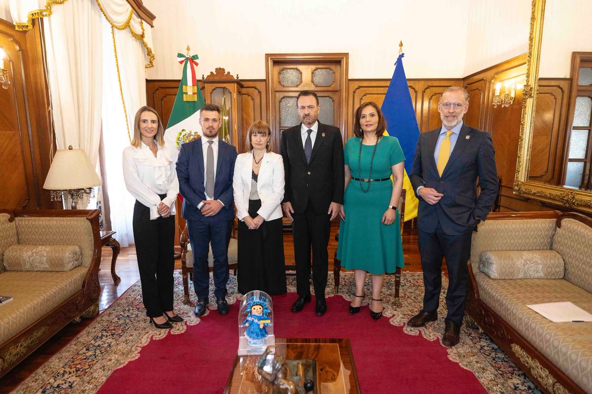 Hoy recibimos en la Casa de la Corregidora a la embajadora de @UKRinMEX. Para el Gobierno de Querétaro este espacio fue muy valioso, pues nos permitió conversar sobre el futuro de las relaciones culturales, educativas y comerciales entre nuestro estado y Ucrania.