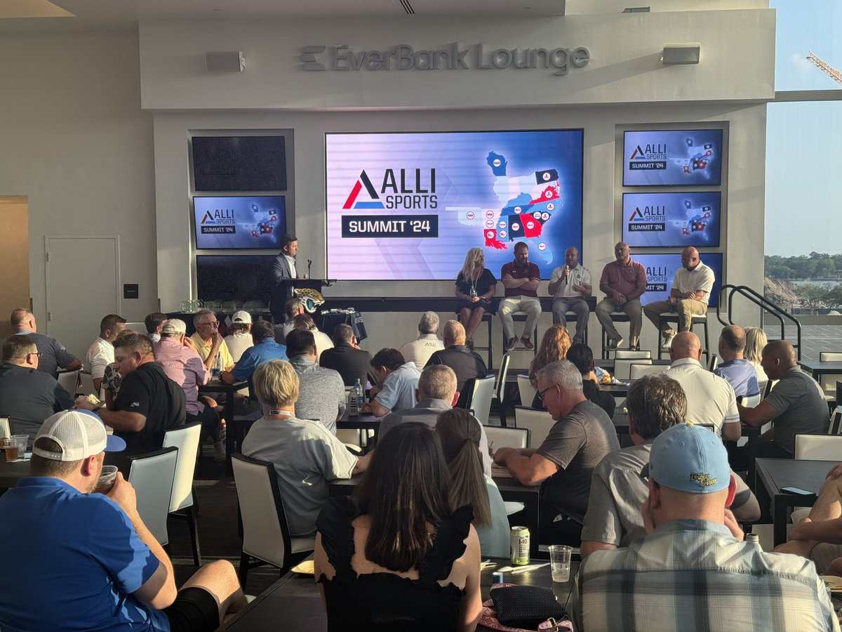 #battleofthesunsets from the stadium as @BakersSports hosts annual Alli Sports (@allisportsgroup) Summit. Fantastic conversation with panel about helping student athletes.