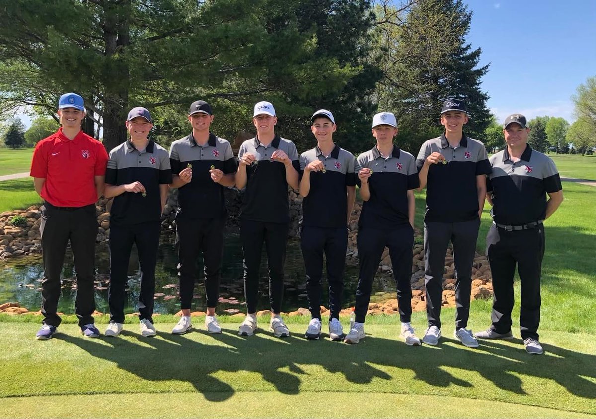 Comets win their 3A sectional at Spring Valley Golf Course with a score of 296. They will compete on Monday at Carroll Country Club for a chance to advance to the state tournament. Eagan takes top medalist honors with a score of 71 (-1). Ireland also medals with a 73 (+1).