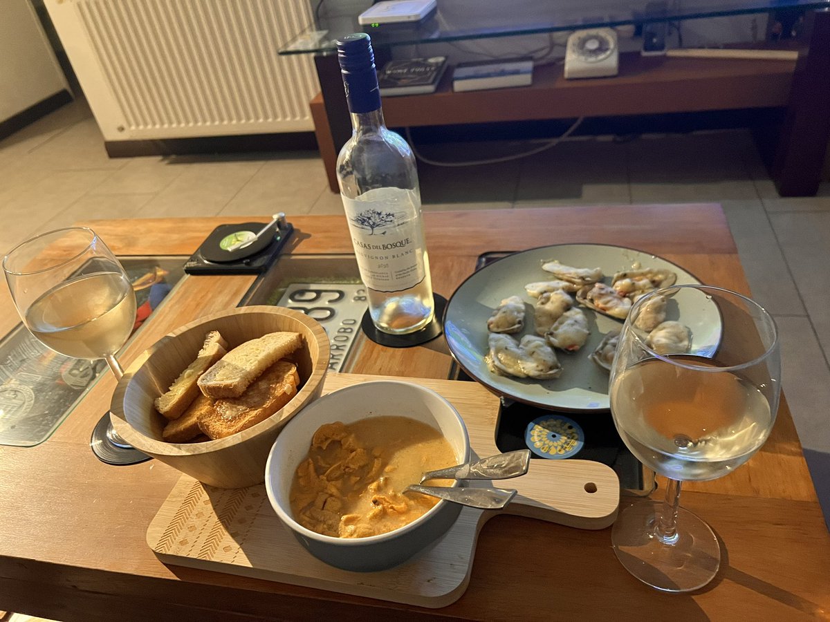 ingrid81kp's tweet image. Así celebramos que la solución habitacional de @orosnercelles ya tomó forma y se viene con todo esta nueva etapa 🔥❤️🔥
#mejorspot #mejorpartner