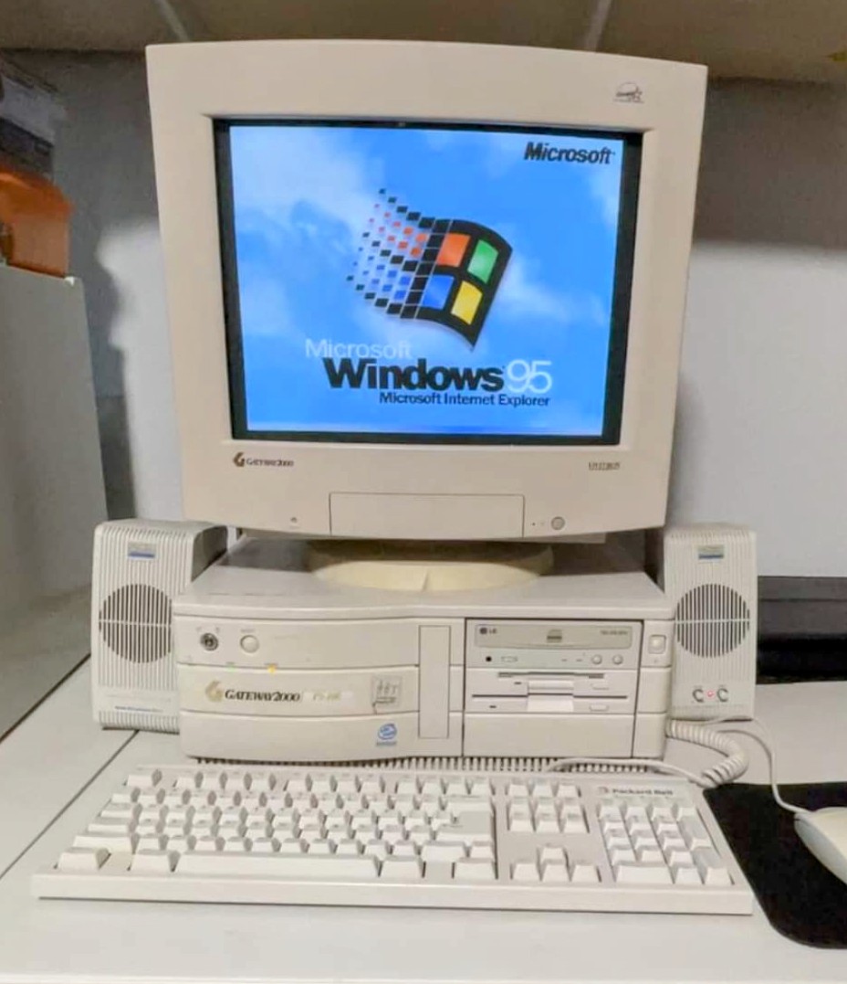 Windows 95, you are beautiful. 🥰
