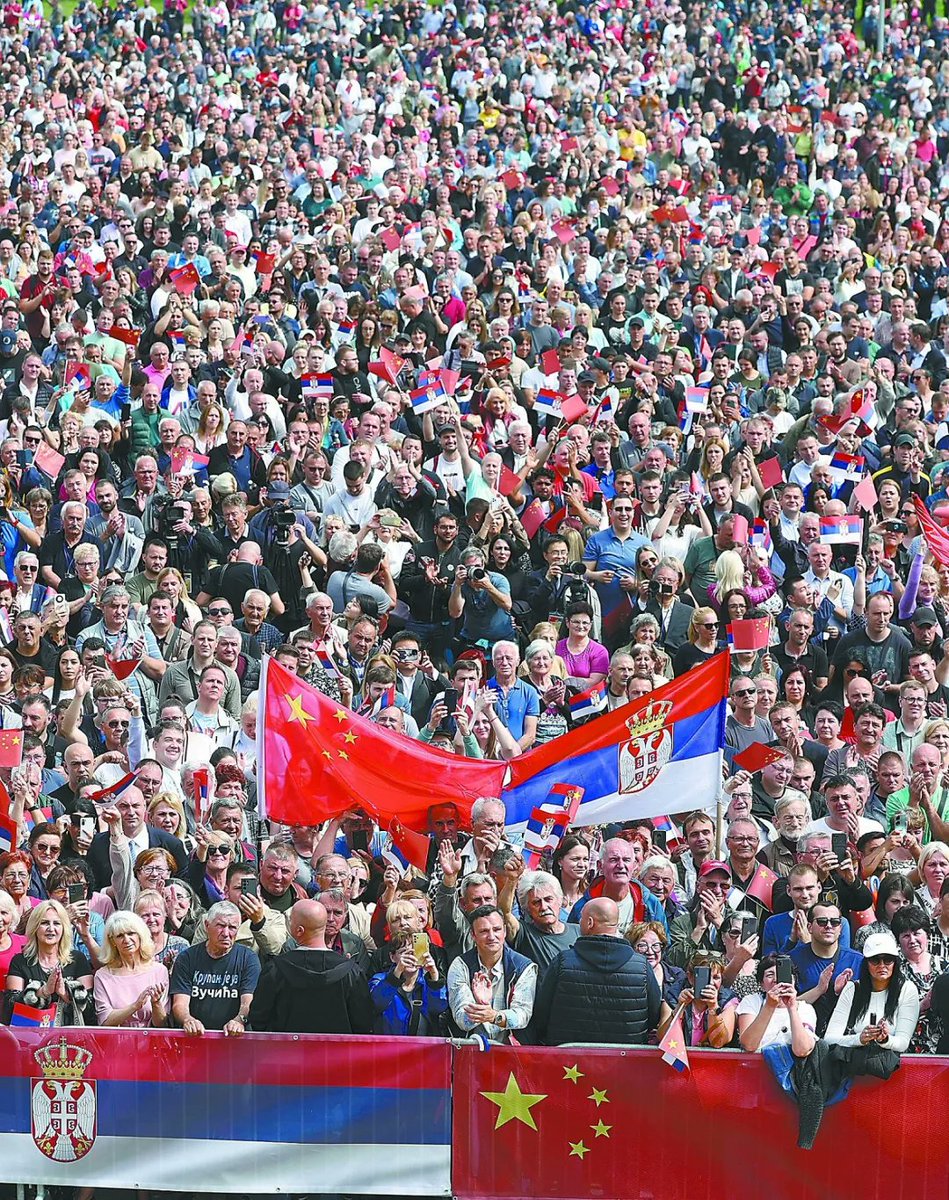 “塞铁”盛大仪式欢迎中国朋友！
#Serbian  held a grand ceremony to welcome #Chinese friends!
#习近平 #习近平访问塞尔维亚 #习近平出访 
#XiJinping