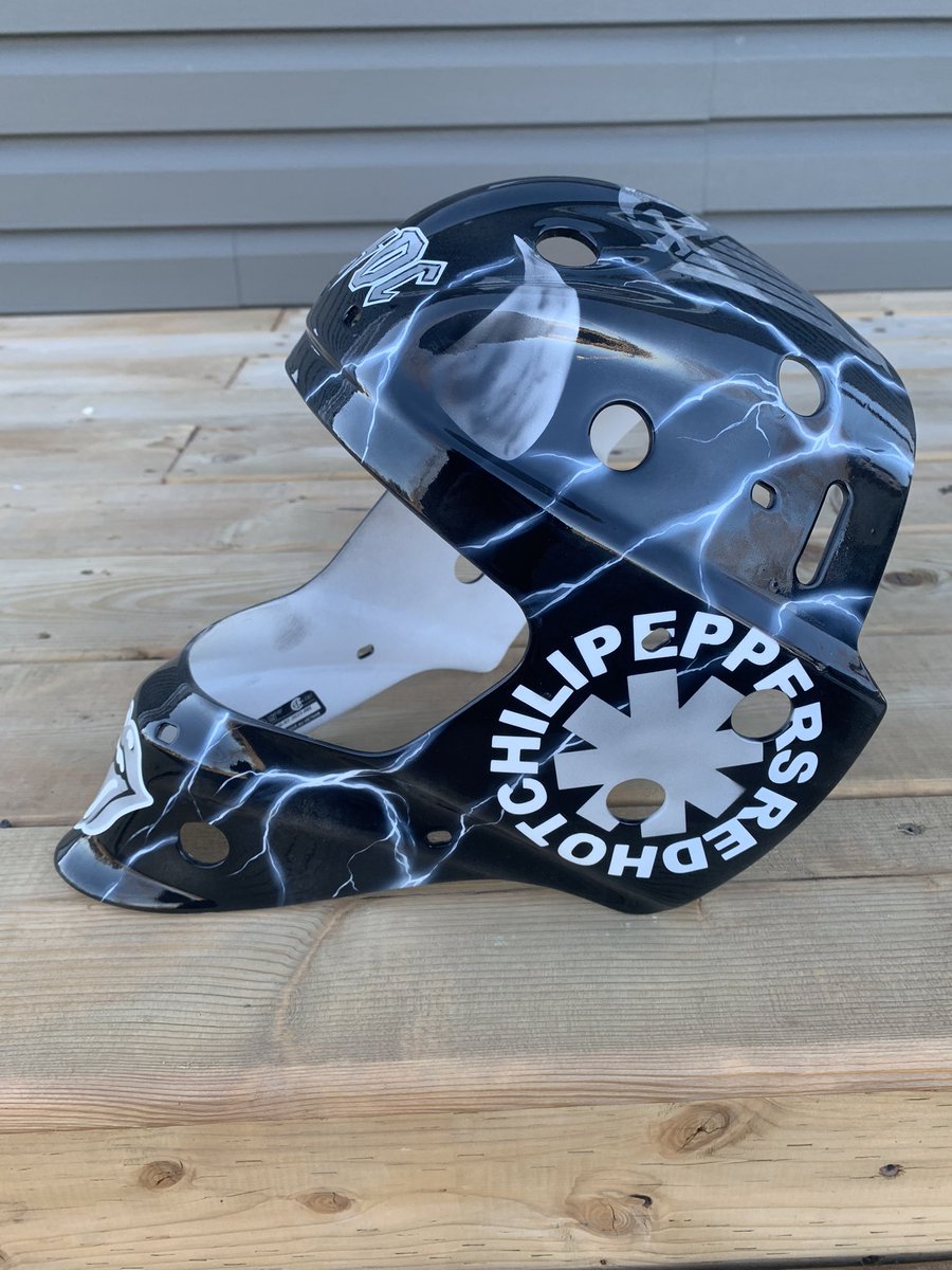 JAWZYgraphics's tweet photo. Rock n roll mask https://t.co/SPXGr1fgIG