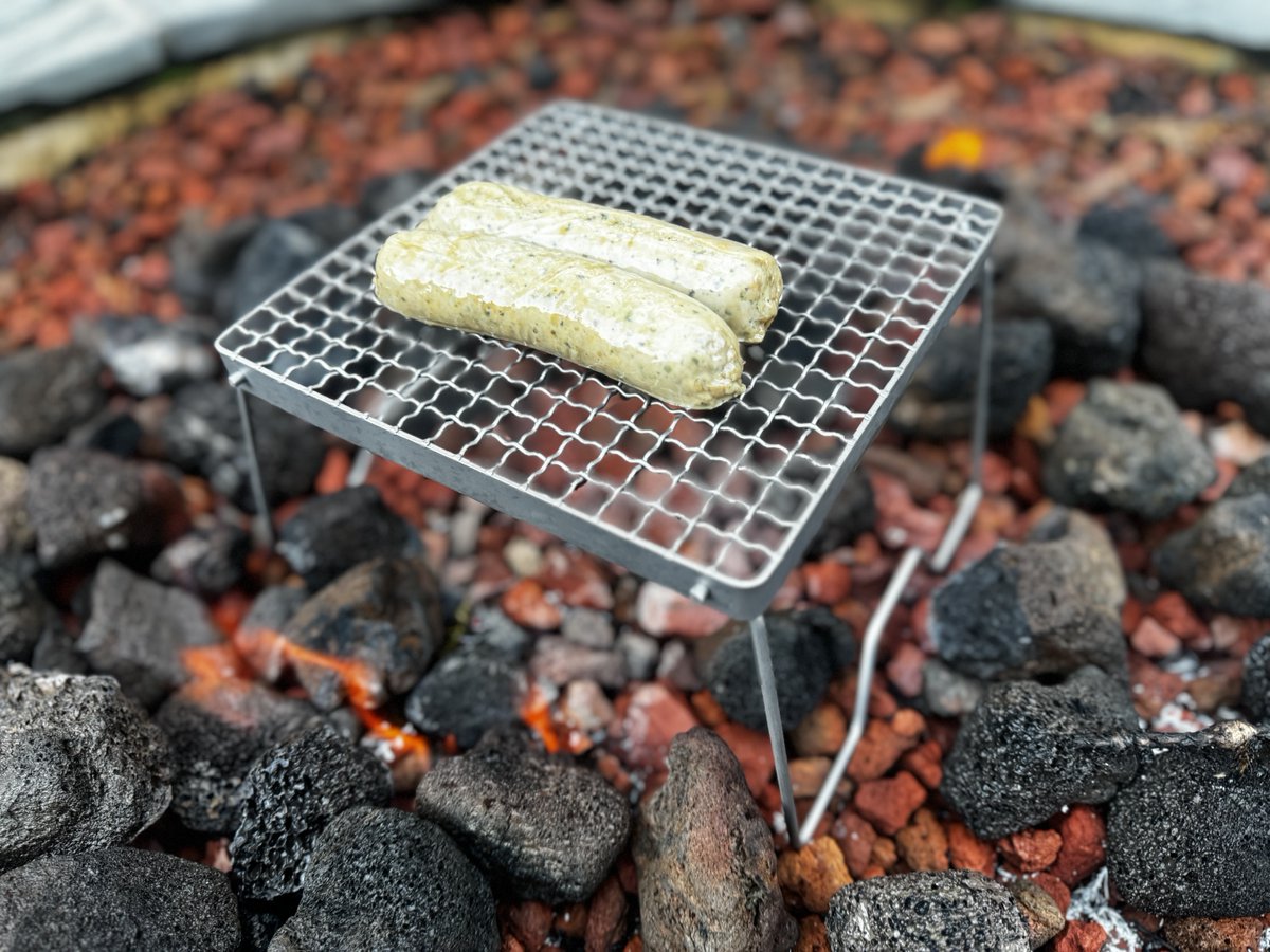 countycomm's tweet photo. 🔥Fold Out Titanium Grillmate Pro BBQ By Maratac®🔥
.
.
.
.
.
.
#grill #cook #sausage #countycomm #maratac #tittanium #bbq #mate #foldout #summer https://t.co/BApbP1ond8