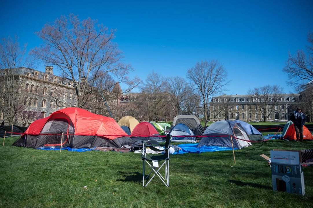 How does this activity promote Free Speech on campus? Could you please explain? Also, what is the situation of the people (including students, Faculty and other workers) participating in ilegal encampments on campus?