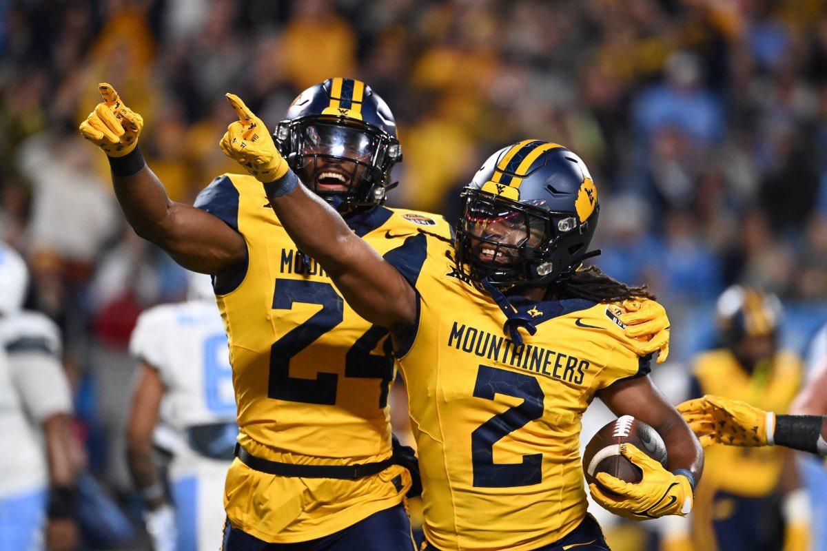 Blessed to receive an offer from the West Virginia University!! @GrangerShook @CoachJC16 @CoachMarkHagen @CoachCBarclay @ChadSimmons_ @Madhousefit @adamgorney @cpetagna247 @SWiltfong247 @ALLGASTRNG