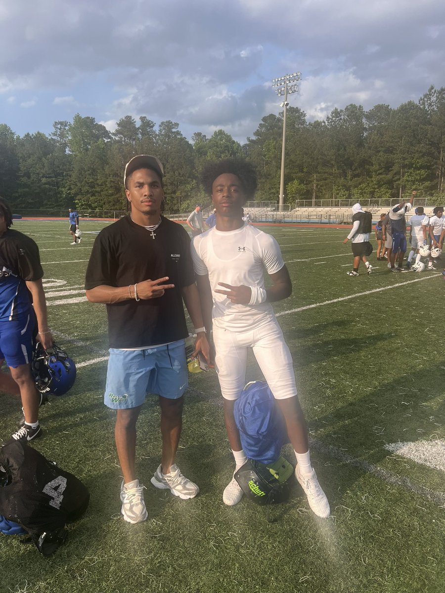 Big bro @MicahMRobinson1 was able to come out to Westlake High School @RecruitWestlake and watch his little brother, @CannonRobinson3 compete in Spring Practice before he reports to @GreenWaveFB