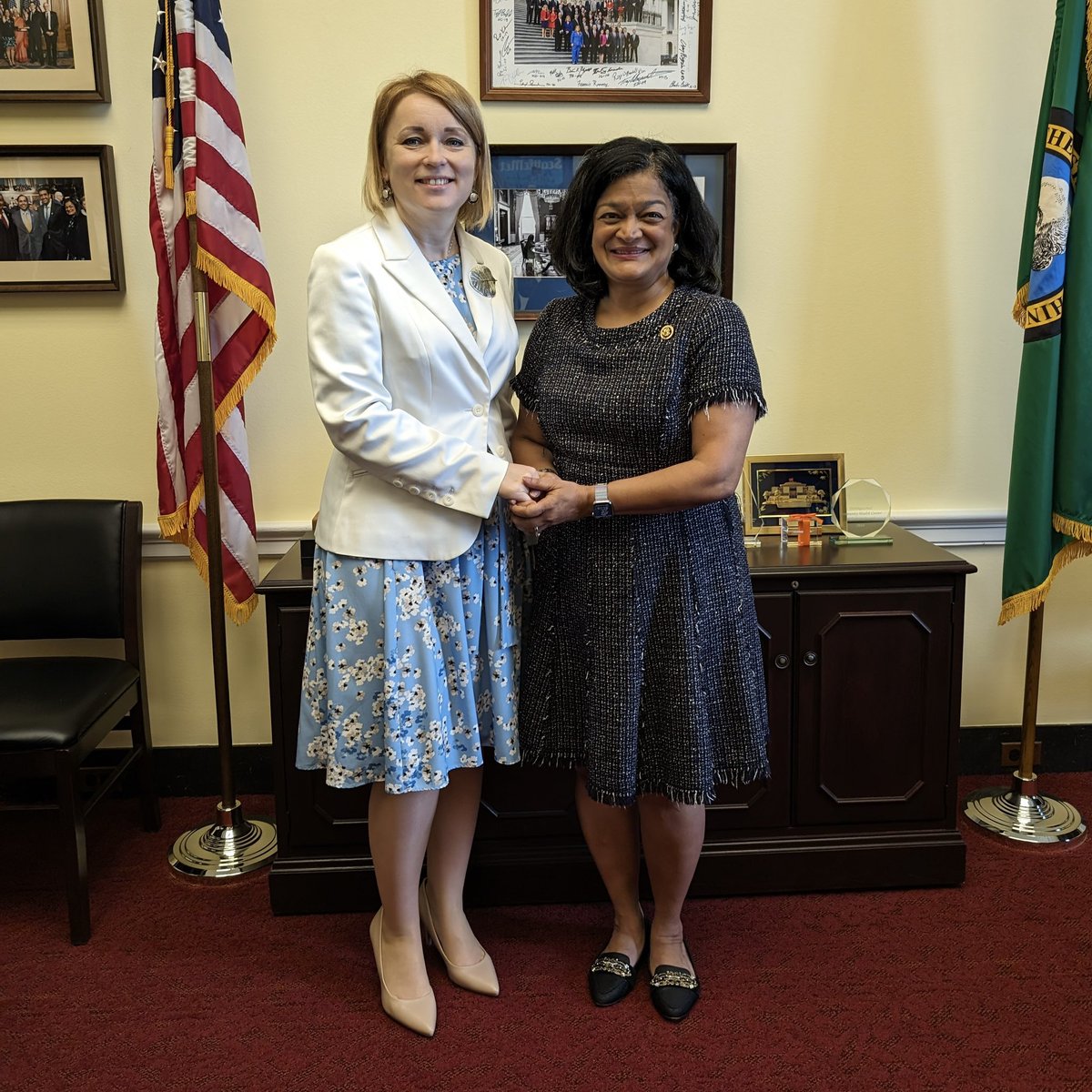 Lots of concerning issues between our continents, as discussed with @RepJayapal today, notably the latest concerning a ceasefire in #Gaza and continued to support to #Ukraine. Glad we’re on the same page, dear Pramila.