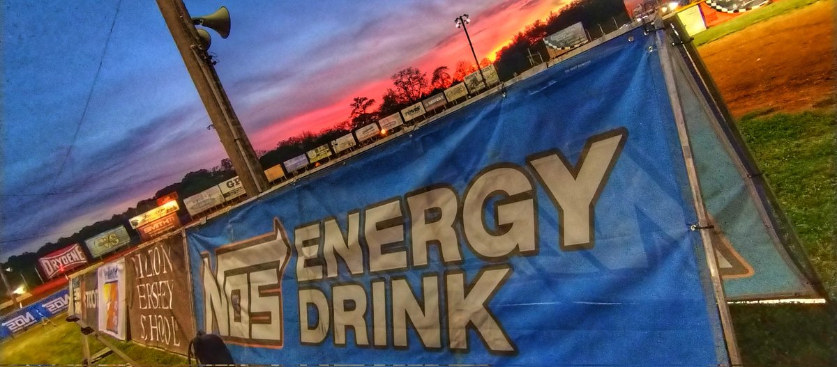 Beautiful sunset here @lincolnspeedway with the @NosEnergyDrink @WorldofOutlaws