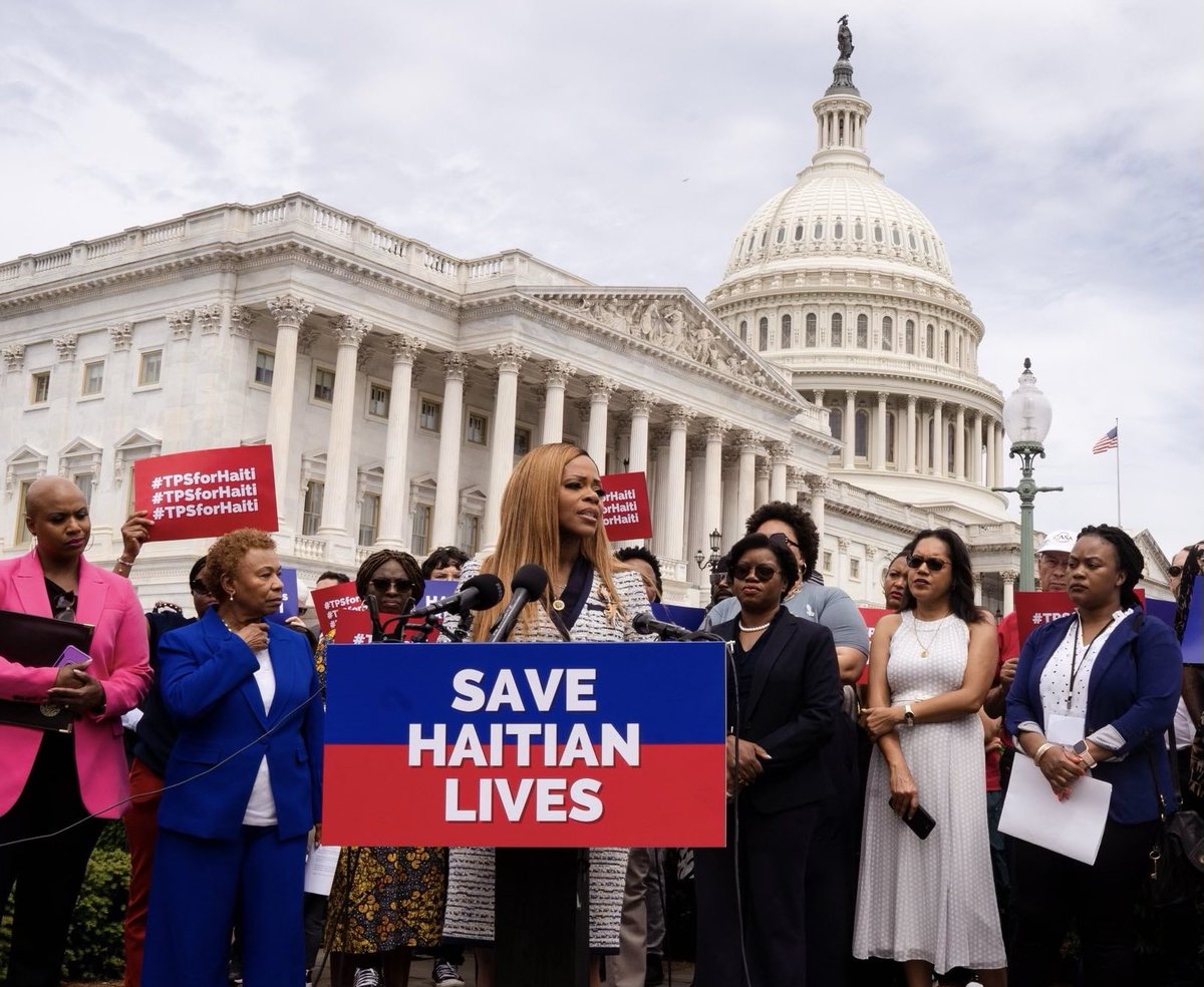 In the face of the crisis in Haiti, we must act to address the systemic issues forcing Haitians to flee. I was proud to join @RepPressley and @RepYvetteClarke in urging @potus to redesignate TPS for Haiti and halt deportations. See my full statement here: ow.ly/Fr5f50RzWLr