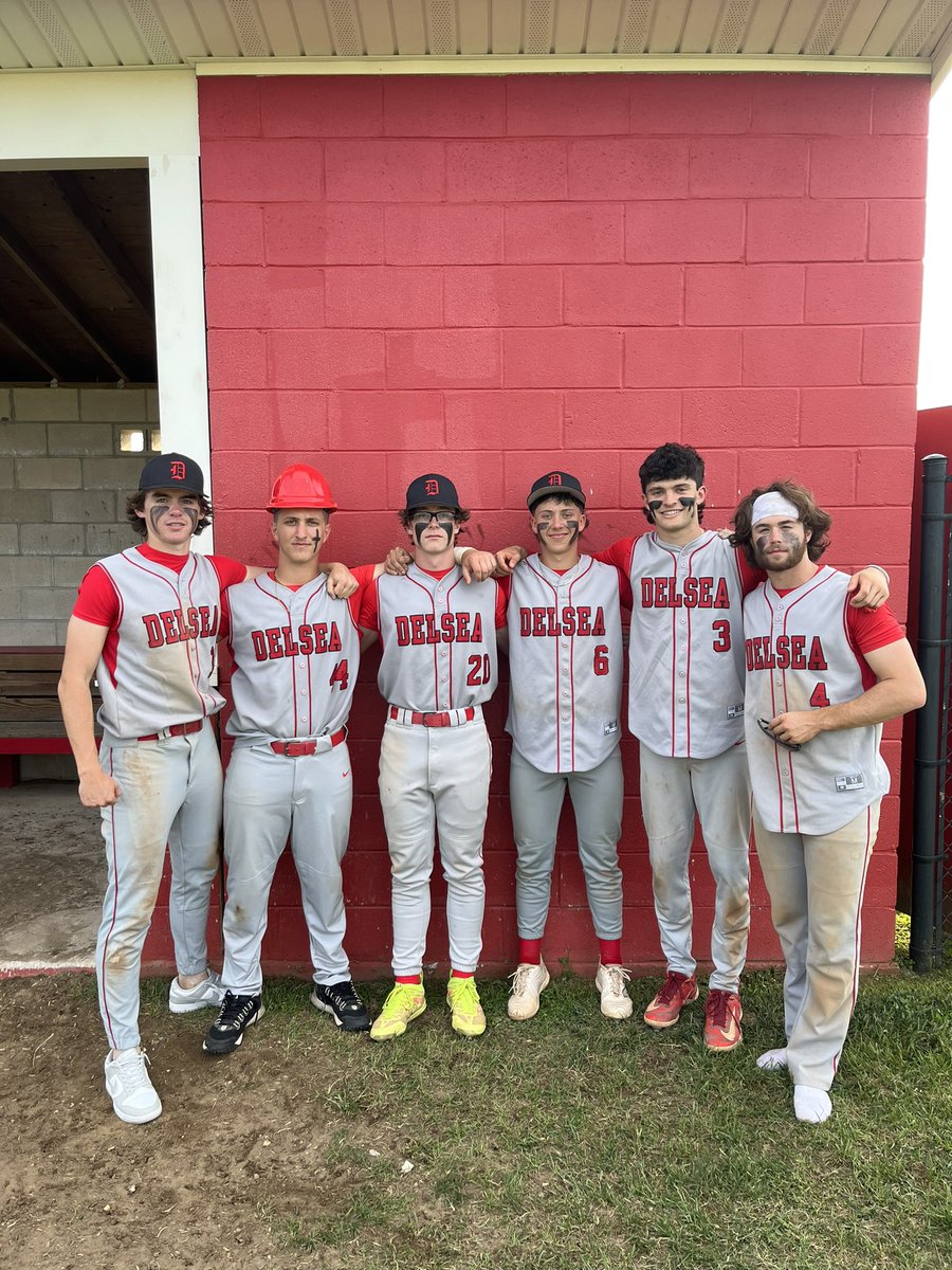 HUGE COMEBACK WIN 💪Hard Hat players MaxVan Auken hit/HBP Tyler Schoppe 3 run 💣 Austin Buchanan 2 hits ( big one in 5th ) 2 RS George Starr 3IP Mike McGinley Game tying double Zach Maxwell 2 Hits Cole Hudson ( not pictured) walkoff HBP 🩸🔴⚪️ Delsea 6 Washington Twp 5