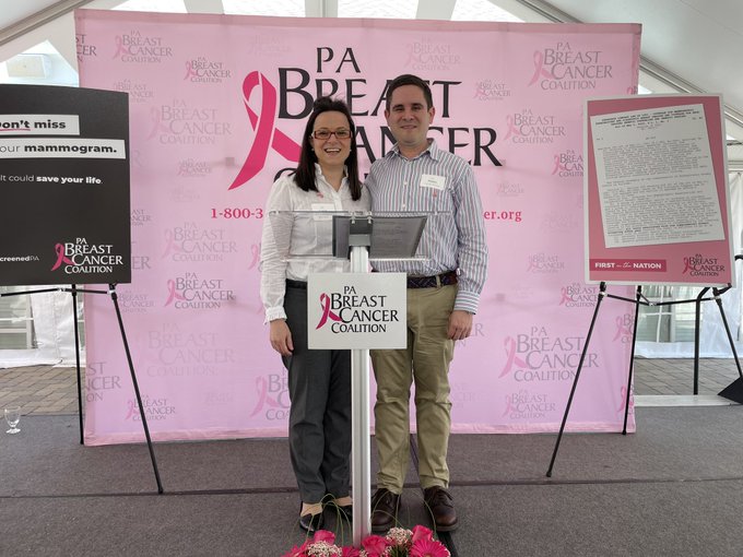 Today, @PTorresAyuso and I had a wonderful day and lunch with the @PBCC. Thank you so much to the @PBCC for organizing such an amazing event and for supporting us, as well as to all donors and cancer patients who inspire our work. @TempleUniv @templemedschool @FoxChaseCancer