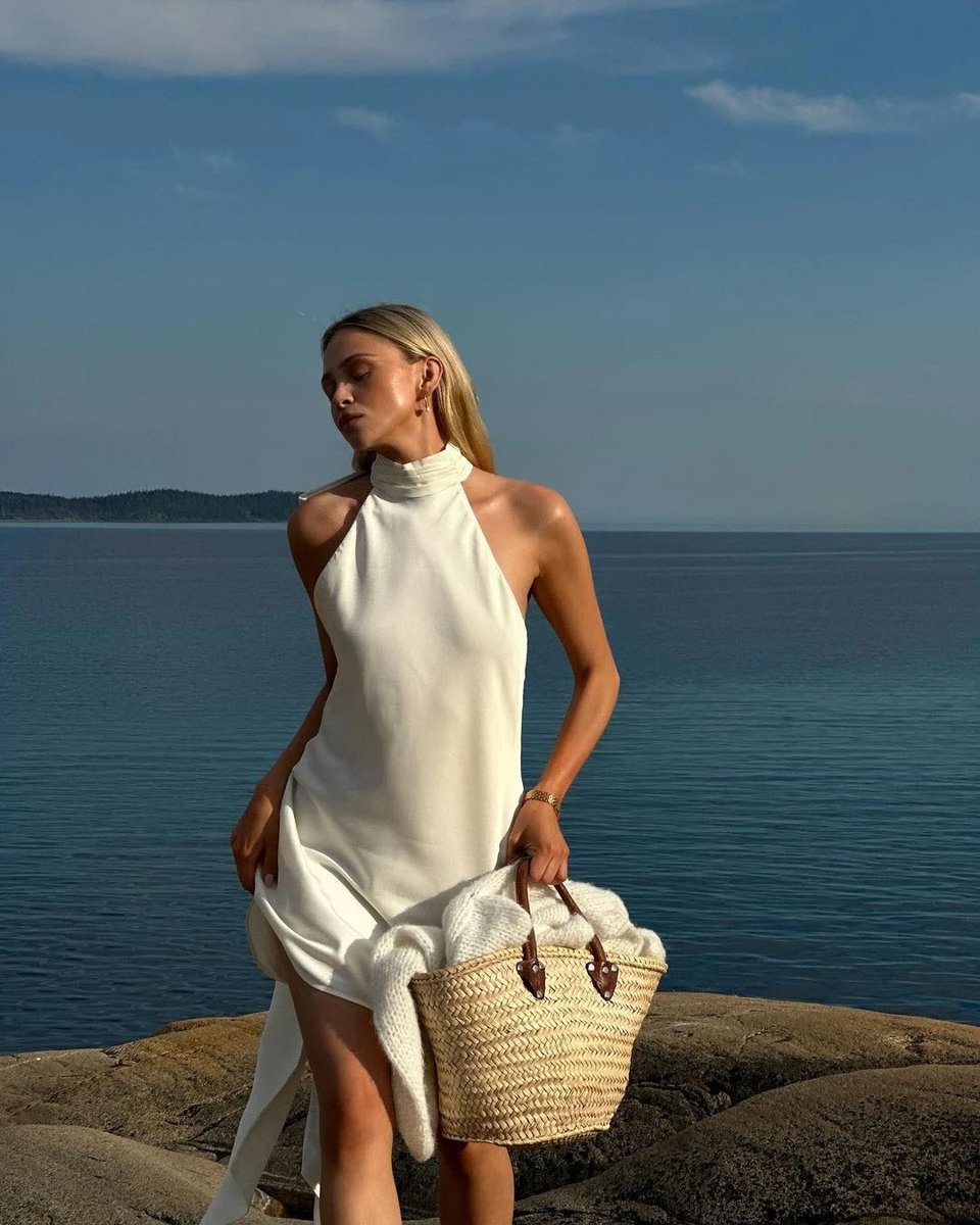 18 Little White Dresses You Need This Summer thecoolhour.com/18-little-whit…

#littlewhitedress #fashiontrends #summeroutfit #ootd