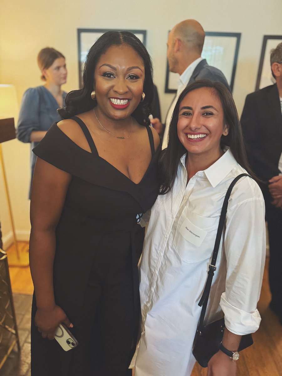 Holding back tears as I celebrate my dear friend, Senator, and Appropriations Chairwoman—the first Black person ever to hold that position in the Michigan Senate—<a href="/SarahAnthony517/">Sarah Anthony</a>, for winning the 2024 <a href="/emilyslist/">EMILYs List</a> <a href="/GabbyGiffords/">Gabrielle Giffords</a> Rising Star ⭐️ award tonight.