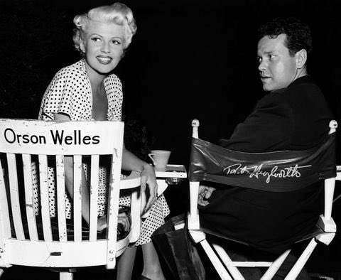 Rita Hayworth joins her director husband, Orson Welles, on the set of their latest film: ‘The Lady from Shanghai’ (1947) #OldHollywood