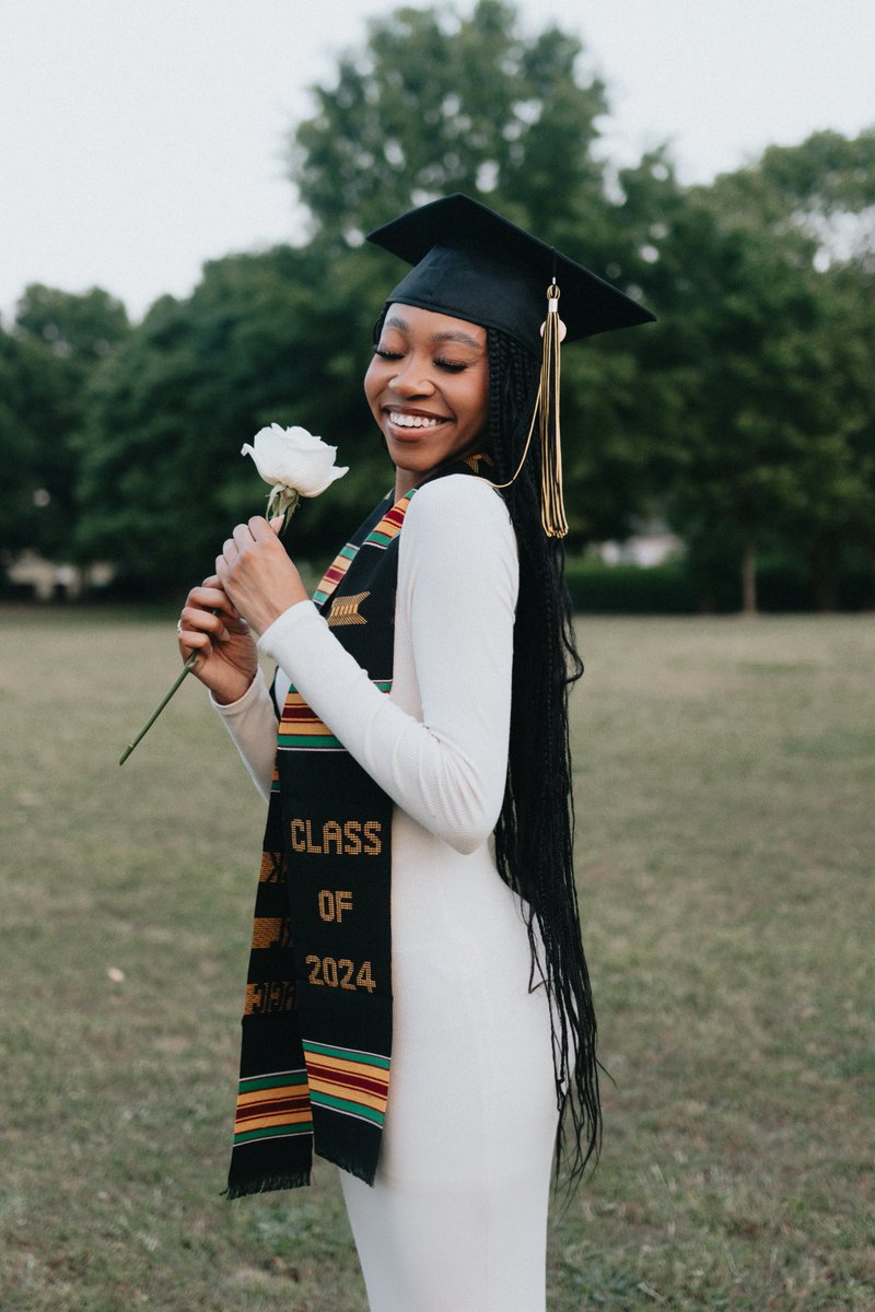 jadascook's tweet photo. now they always say "congratulations!" 🎓 https://t.co/di1lgO0bFj