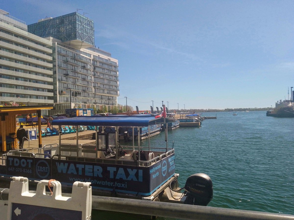 BritneyWaldron's tweet image. Walk on Water 🚣‍♀️⛱️

📸: Harbourfront West ☀️

#water #harbourfront #harbour #architecture #condos #luxury #buildings #toronto #ontario #canada #east #skyscrapers #realestate #wednesday #may