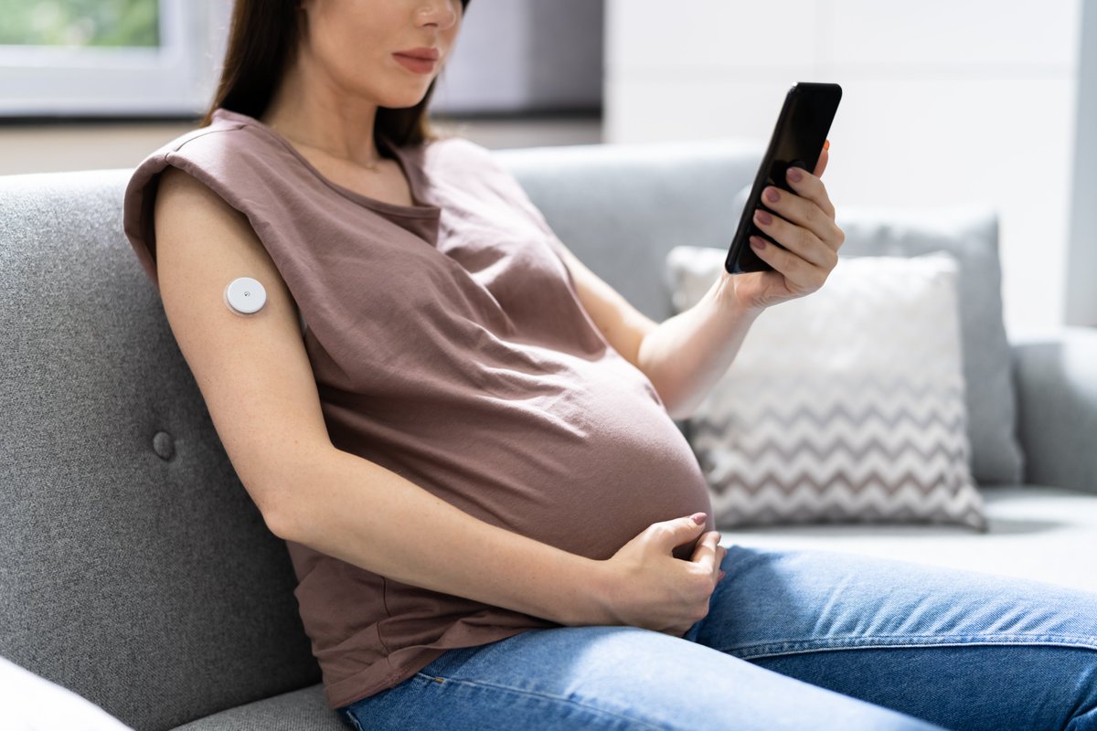 🔬 New study by GCDTR researchers reveals early CGM differences in pregnant individuals with vs. without GDM. Findings could enhance early diagnosis and management of GDM. Learn more: pubmed.ncbi.nlm.nih.gov/38701400/#Gest… #MaternalHealth