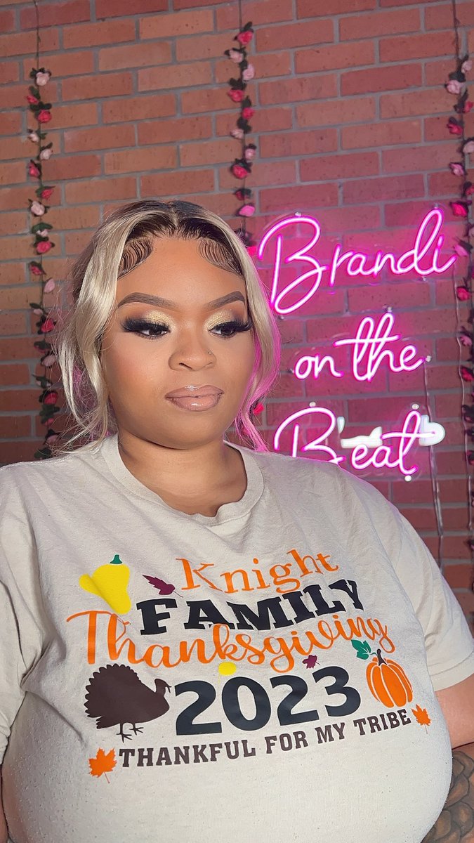 BellaBrandij's tweet photo. Tell a friend to tell a friend that one of the best MUAs from Mississippi is coming to HTX! Iβm readyβ¨ππ½ #houstonmua #htxmua https://t.co/QHXNdpSyVn