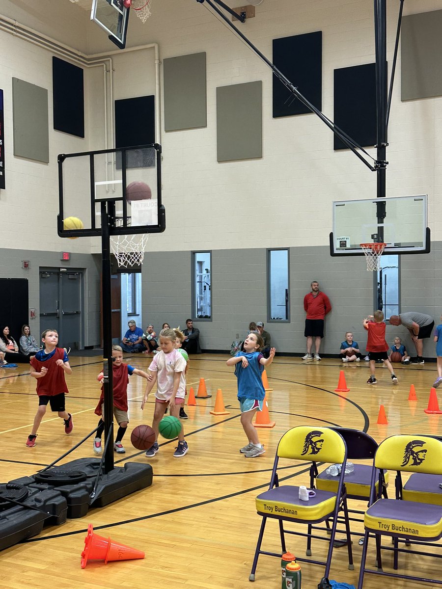 TrojanFuture's tweet photo. We wrapped up our K-1 League tonight with 'Competition Candy Day,' taking it to a new level by providing Kona Ice for all our K-1 Future Trojans! Huge thanks to our coaches, parents, and players for making the past 4 weeks truly special! #FutureTrojans https://t.co/Fb9GwTAm8F