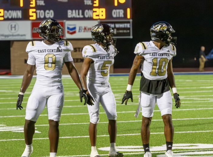 BEYOND BLESSED to have a great conversation with <a href="/CoachChavis__/">Jack Chavis</a> and receive my second football offer from east central community college!!! #AGTG🙏🏾🙏🏾
