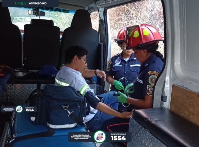 Accidente de tránsito se produce en el km 48 de la Ruta al Atlántico, elementos de <a href="/ASONBOMDGT/">ASONBOMD GUATEMALA</a> atienden a una persona con heridas menores en el lugar, sin ameritar trasladado a un centro asistencial.

#Emergencias1554