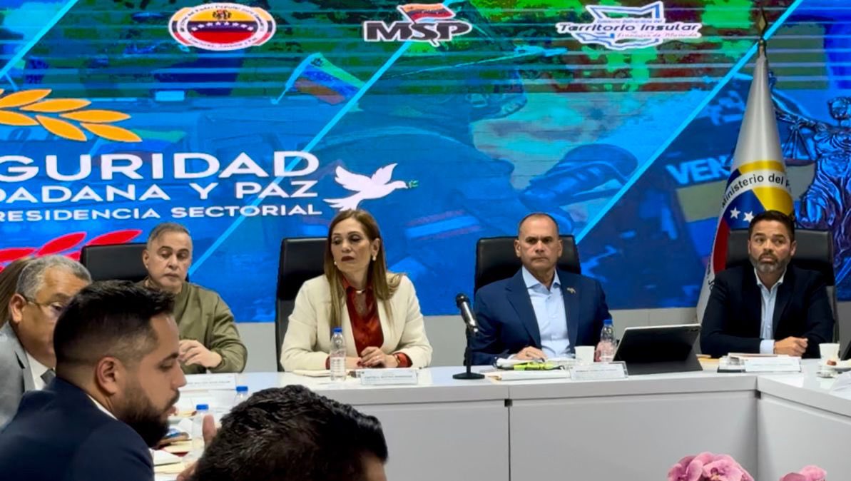 #8MAY || En este encuentro coordinado por Vpdte. Sectorial AJ @CeballosIchaso, Mag. @BeatrizRAbg FGR @TarekWilliamSaab y @DrDanielrh, se revisaron estrategias de articulación integral para potenciar el accionar del Estado venezolano en los procesos judiciales penales.