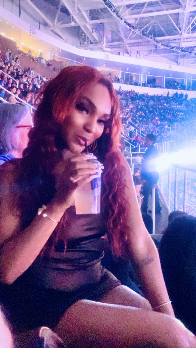 T00JUICYY4YA's tweet image. Went to see JT & the Tennessee Kids in San Jose 🤍✨ @jtimberlake