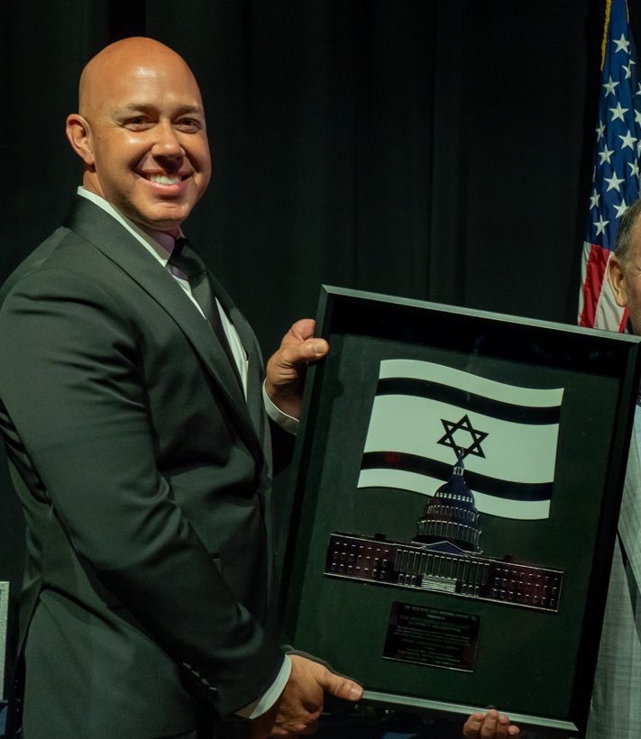 @RepBrianMast @RepBrianMast seems to have an identity crisis. 

Fought for “🇺🇸”, but wears an 🇮🇱 uniform to Congress.

Was labeled a “Christian” when he is really a hardcore Z!onist. 

#InfiltratorsInOurMidsts 
#VoteHimOut