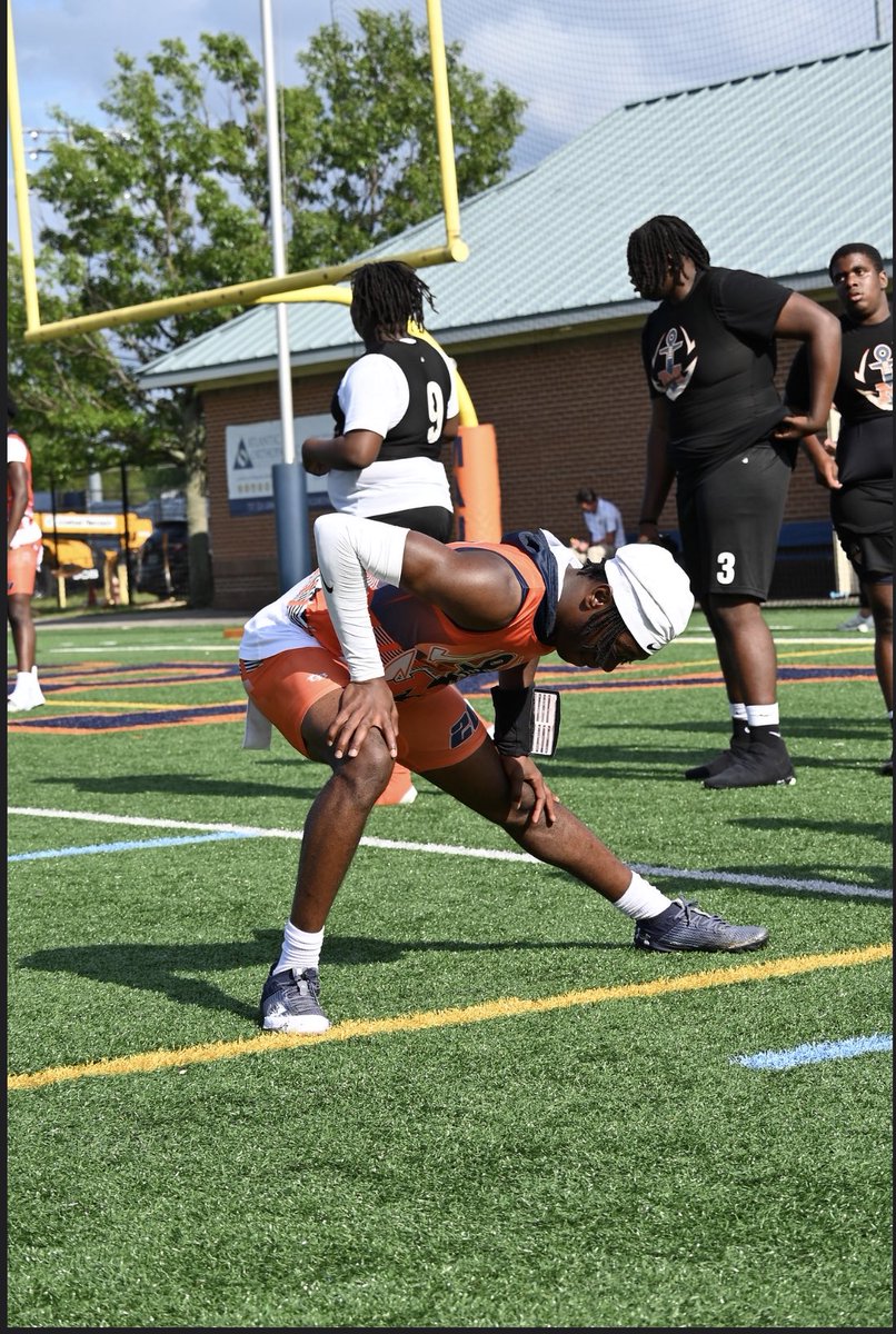 _TrevonCannon's tweet photo. #AGTG I’m extremely blessed to receive another D1 offer from Navy @GreenRB21 @NavyFB. I’d like to thank God, Coach McCain, my parents, my teammates, and the entire Maury coaching staff. #BACCCEND https://t.co/XgqFApauaM