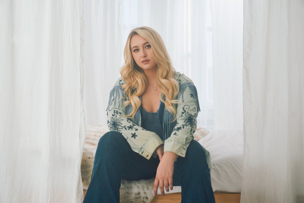 SWOMP (@swomp_ca) on Twitter photo #Alberta-raised, #Nashville-based Country Music artist <a href="/TaylorRae_Music/">Taylor-Rae</a> discusses her new EP 'Honest' & her upcoming appearance at the <a href="/BootsandHearts/">Boots and Hearts</a>🤩‼️‼️
Listen to the full <a href="/SWOMP_CA/">SWOMP</a> #interview, here: swomp.ca/2024/05/08/ris… #Alberta-raised, #Nashville-based Country Music artist <a href="/TaylorRae_Music/">Taylor-Rae</a> discusses her new EP 'Honest' & her upcoming appearance at the <a href="/BootsandHearts/">Boots and Hearts</a>🤩‼️‼️
Listen to the full <a href="/SWOMP_CA/">SWOMP</a> #interview, here: swomp.ca/2024/05/08/ris…