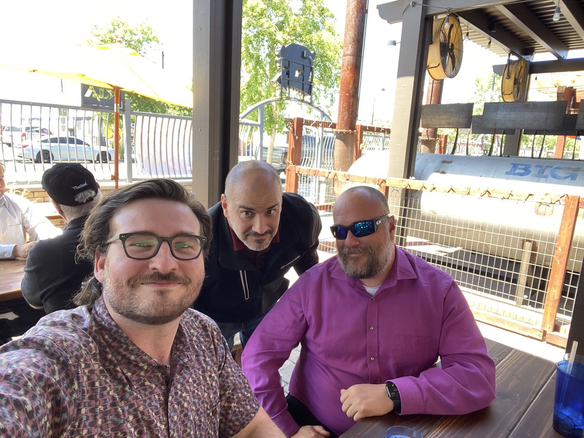jimy_singleton's tweet image. Lunch with the UNLV legends @AV_JamesKing and Frank Alaimo! #AVTweeps #TheWestWasOne #AVISPL