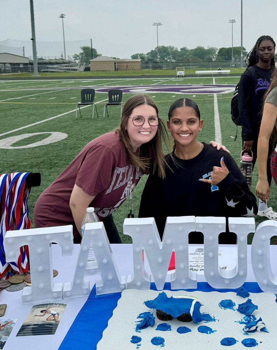 Mrs. Fisher (Hosea) tweet media