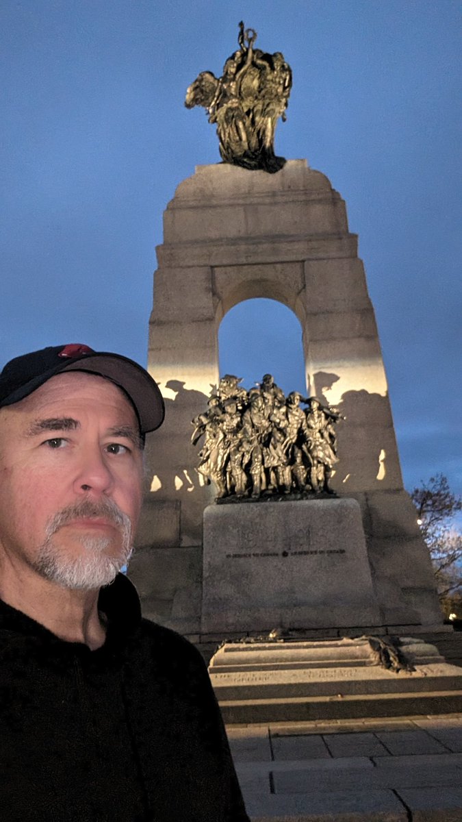 Paid my respects at the Canadian Tomb of the Unknown Soldier of #WWI in Ottawa, Ontario tonight. As the great-grandson of a @CanadianArmy CEF vet who fought and came home I made this journey out of respect for his comrade in arms. The majestic National War Memorial stands guard.