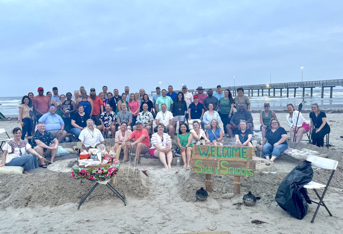 Ended our @tasanet #SmallSchoolsNetwork with an epic beach bonfire! A huge thanks to the Port Aransas community for welcoming our leaders!