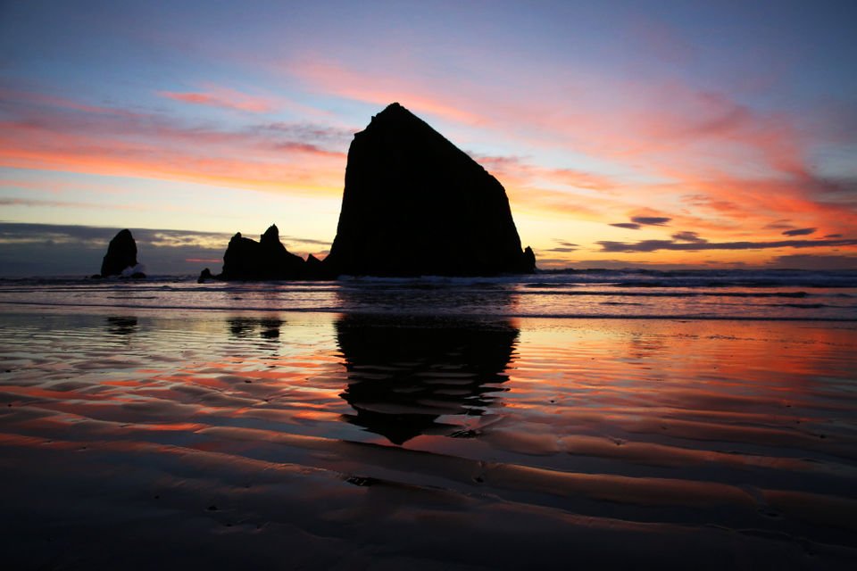 A sunset at Oregon's Cannon Beach. Just because. #wagnertonight