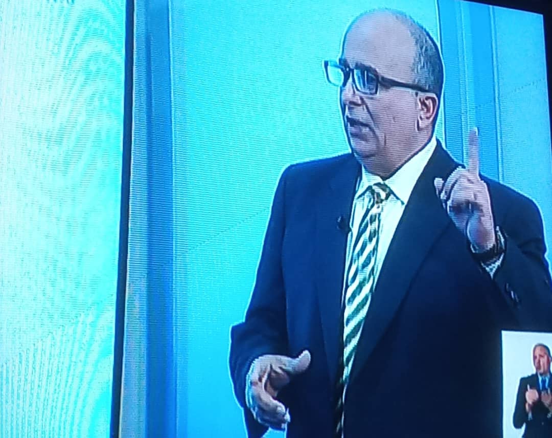 Garantizar opciones de estudio y empleo es una prioridad y voluntad política del Estado Cubano, tema abordado en el Programa #Hacemos Cuba. Comparece el Dr.C Eugenio González Pérez, Viceministro de #CubaMined.
#UnidosXCuba