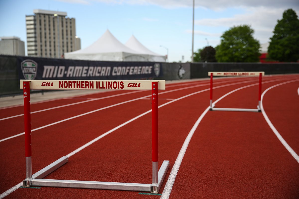 NIUXCTrack's tweet photo. 'twas the night before MAC Championships https://t.co/2e5vP4OESv