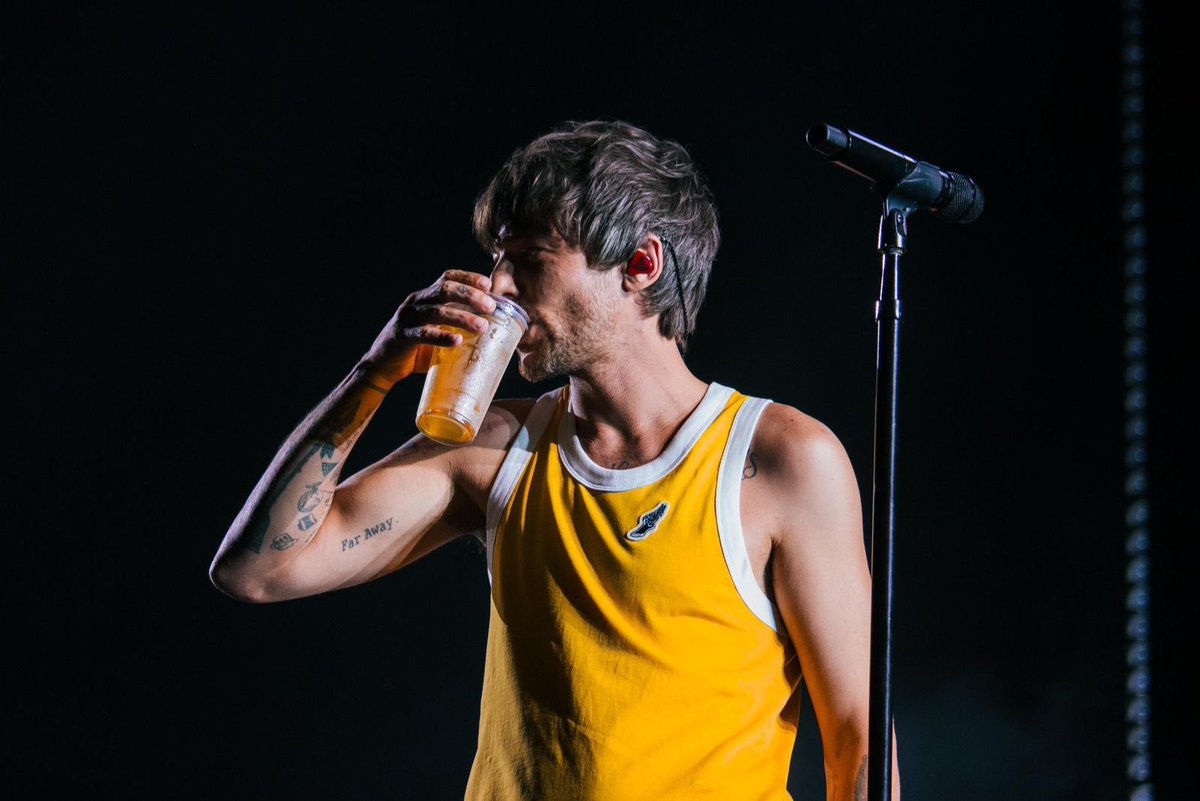 Apenas Louis Tomlinson, no Rio de Janeiro.