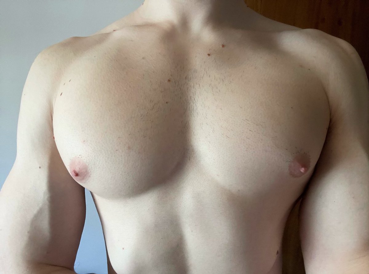 Got bored and took a pic of my pecs! 😊