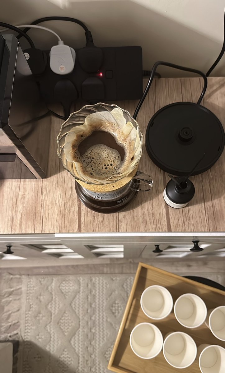 قهوة الفجر مع خواتي  💗💗 .