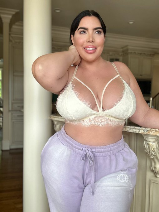 Sweet dreams 😴 https://t.co/49Y3Q3Iu85