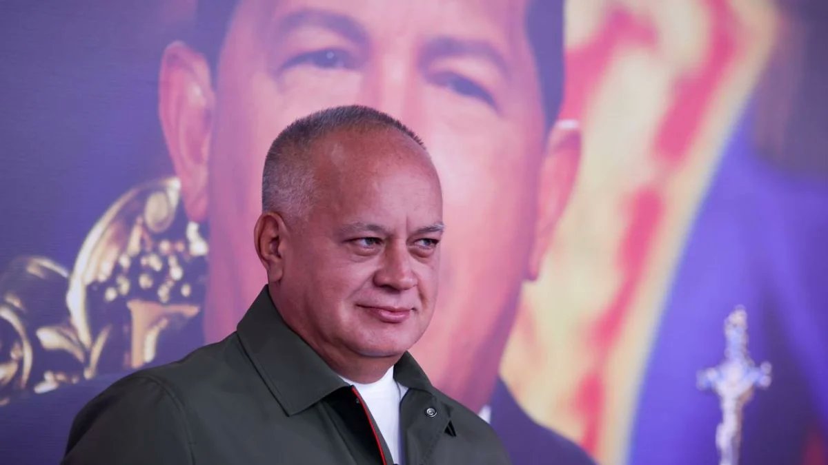 Diosdado Cabello: La oposición intenta manipular con su campaña electoral porque sabe que es minoría. @dcabellor @ConElMazoDando #LaEsperanzaEstáEnLaCalle mazo4f.com/diosdado-cabel…