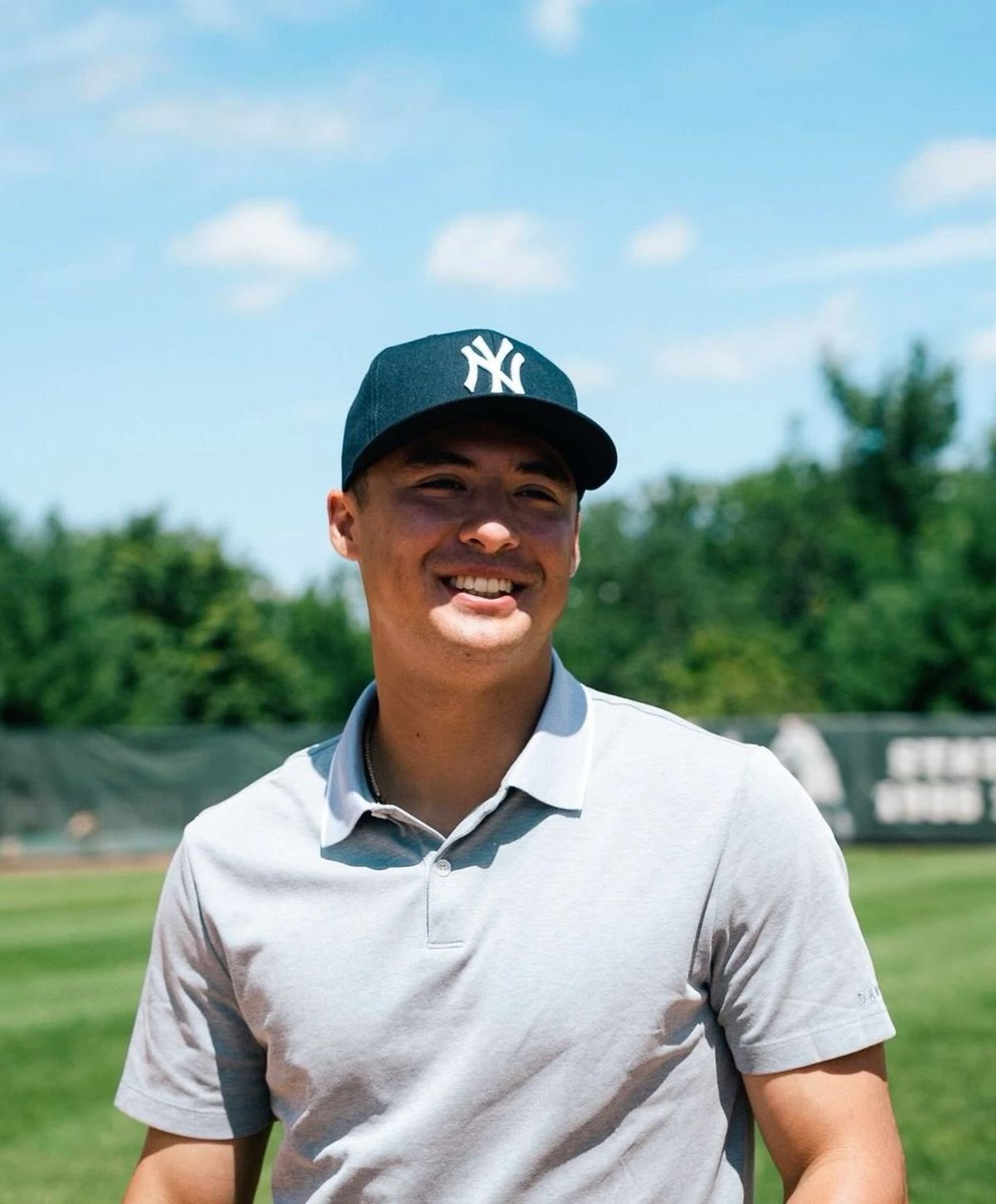 yanKee2Gal's tweet photo. It’s all rainbows and sunshine when i see his smile https://t.co/7h6BL9nso8