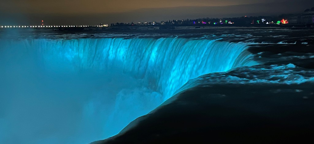 The Niagara Falls will be glowing in teal tonight from 10:00 p.m. to 10:15 p.m. to support World Ovarian Cancer Day 2024 🩵 Visit our live Camera here to witness this special illumination cliftonhill.com/niagara-falls/…
#ovariancancer #niagarafalls #visitniagara