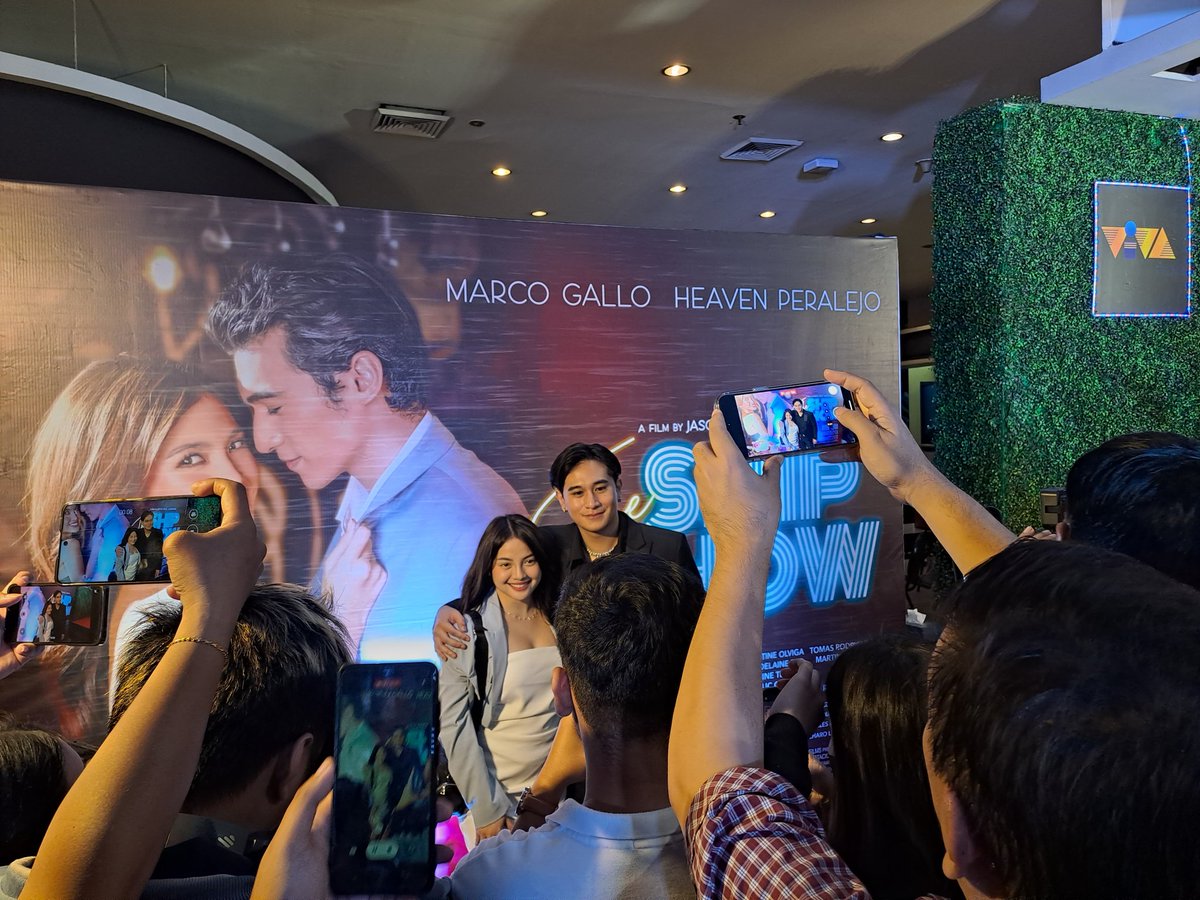 xandz34's tweet photo. The Red Carpet Premiere Night with Madelaine Red and Martin Venegas 🌟
#TheShipShow #TheShipShowPremiereNight #TheShipShowMovie #PremiereNight #RedCarpet #VivaFilms #CelebrityPhoto #madelainered #martinvenegas #MarLaine #rawvideo
📷 Aug 8 2023 @madelainered_ @martinvenegas08 https://t.co/7C7UVSgr9F