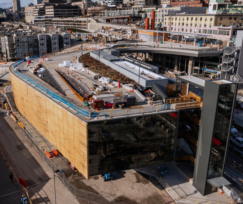 Rendering vs. reality 👀🏗️🔄

When the Ocean Pavilion opens, visitors will come away with an understanding that—from the Salish Sea to the Coral Triangle—we all share one ocean and can all make a difference for its health. 

GiveBIG for the ocean today: give.seattleaquarium.org/give/576816/#!…