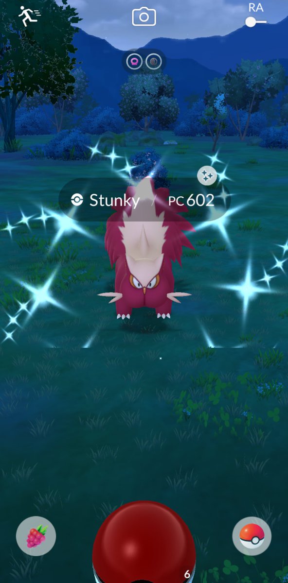 hallexus7493's tweet photo. Quando a gente menos espera… Stunky shiny pego em casa…

#Pokemon #PokemonGO #PokemonGOApp #ShinyPokemon https://t.co/VMHtlYhShK