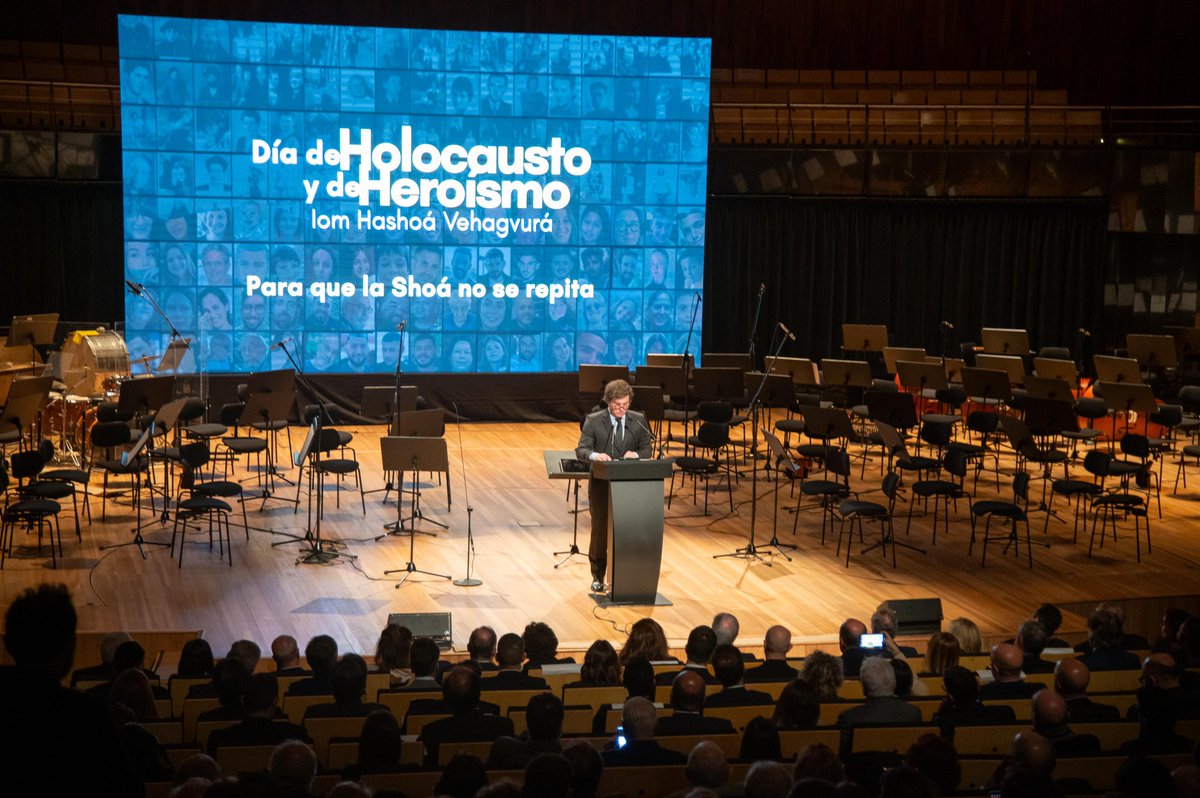 Acompañé al Presidente en la conmemoración del Día del Holocausto y el Heroísmo en el Palacio Libertad. Destacamos la heroica resistencia judía durante la 2da Guerra Mundial, honramos la memoria de las víctimas del nazismo y reclamamos por las víctimas de Hamás, especialmente por…