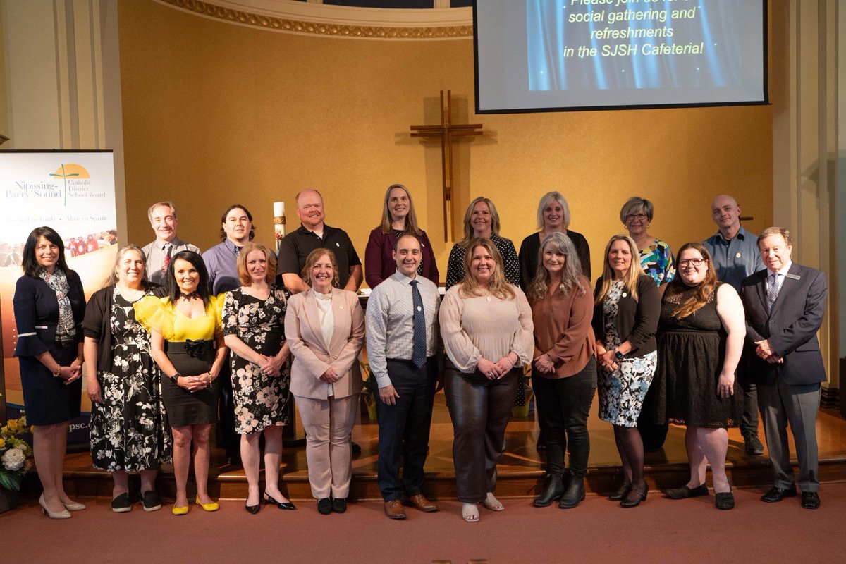 We extend our warm congratulations to the 2024 Director of Education Award of Excellence in Catholic Education recipients! Blessed to celebrate with a beautiful #CEW2024 mass and recognition ceremony in our <a href="/npsc_schools/">NPSCDSB</a> St. Lawrence Chapel at SJSH ✝️ #NPSCFaith